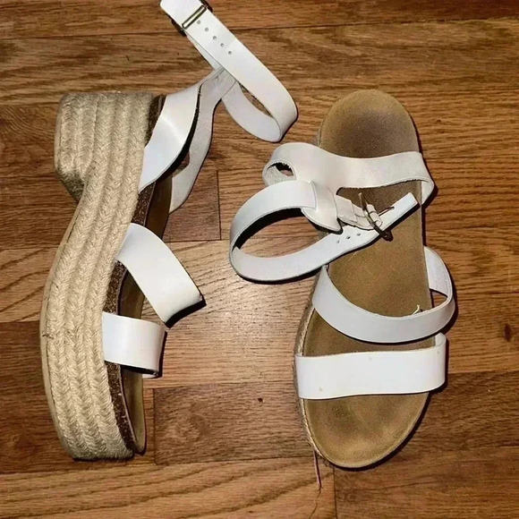 Steve Madden Strappy Platform Sandal - Picture 1 of 5